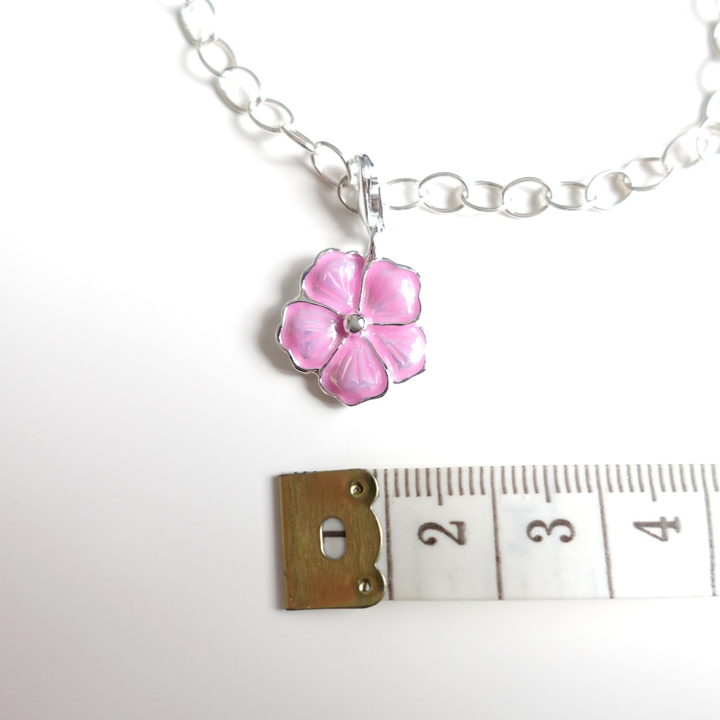 Sakura Charm-Armband mit Kirschblüte Anhänger aus 925er Silber