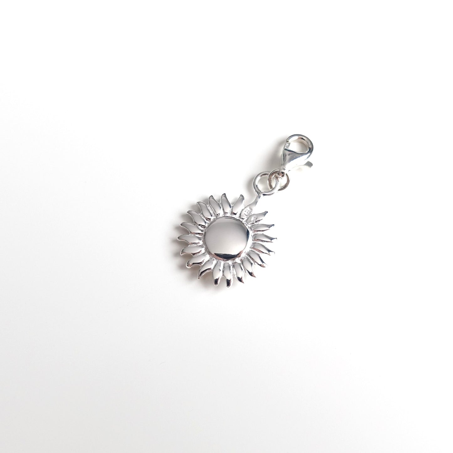 j-hope / Hobi inspirierter Charm oder Ketten-Anhänger Sonne aus 925er Silber