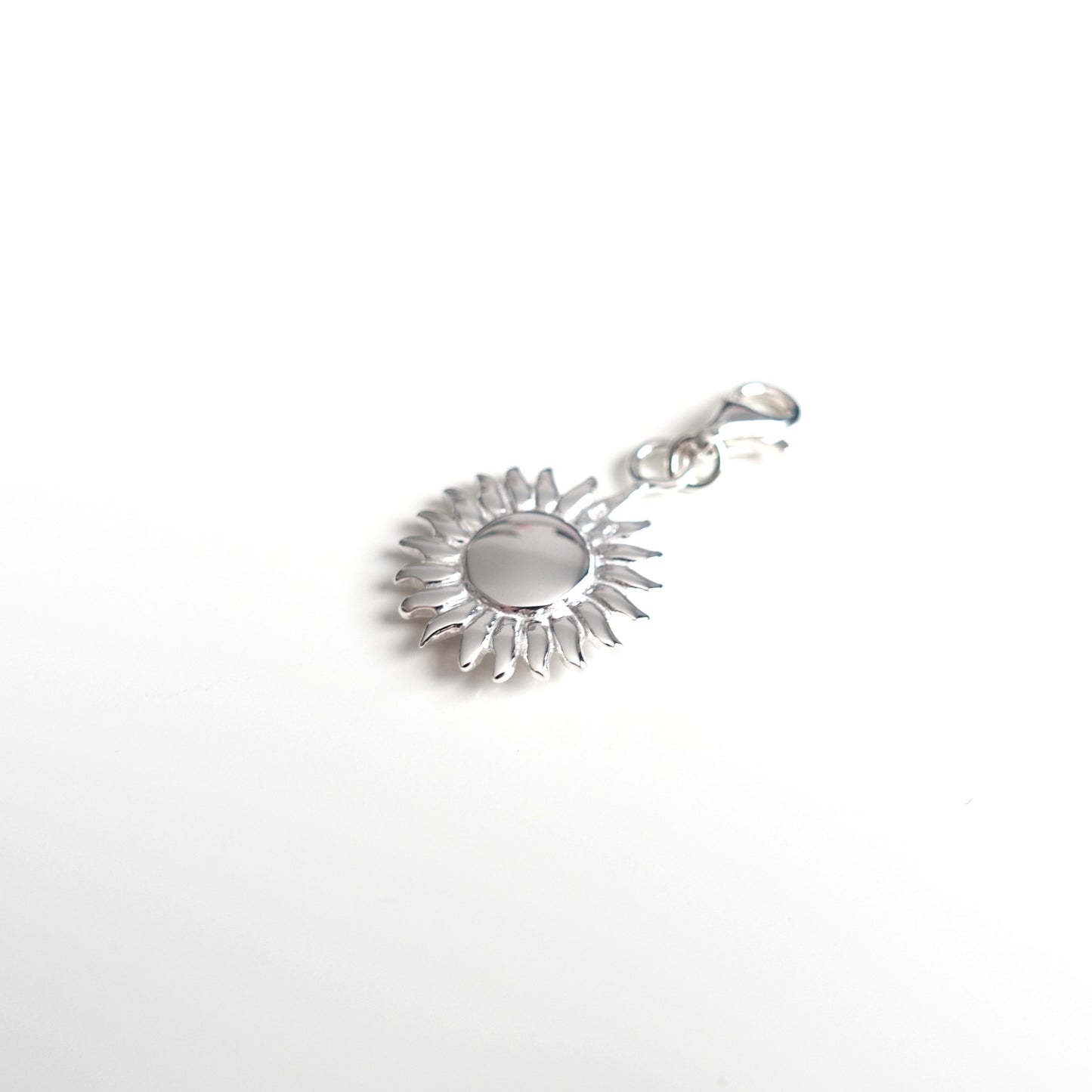 j-hope / Hobi inspirierter Charm oder Ketten-Anhänger Sonne aus 925er Silber
