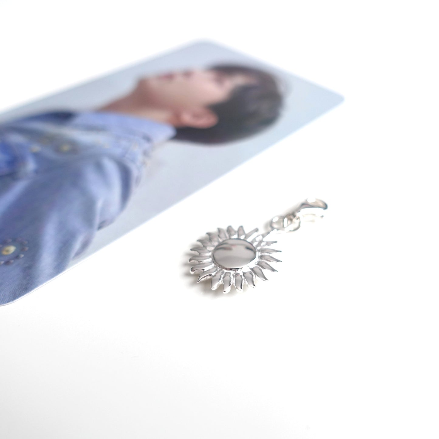 j-hope / Hobi inspirierter Charm oder Ketten-Anhänger Sonne aus 925er Silber