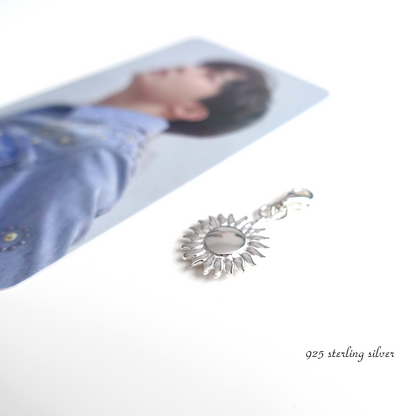 j-hope / Hobi inspirierter Charm oder Ketten-Anhänger Sonne aus 925er Silber