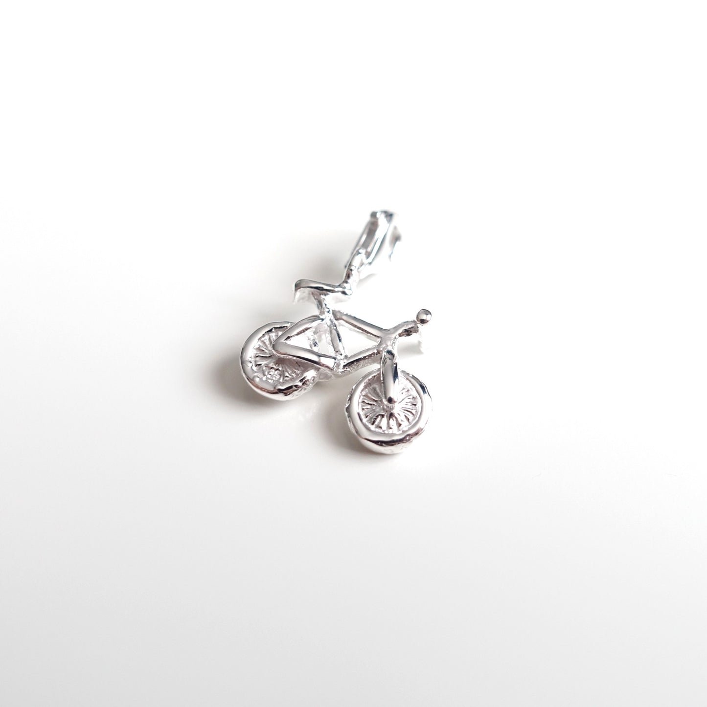 RM / Namjoon inspirierter Charm oder Ketten-Anhänger Fahrrad aus 925er Silber