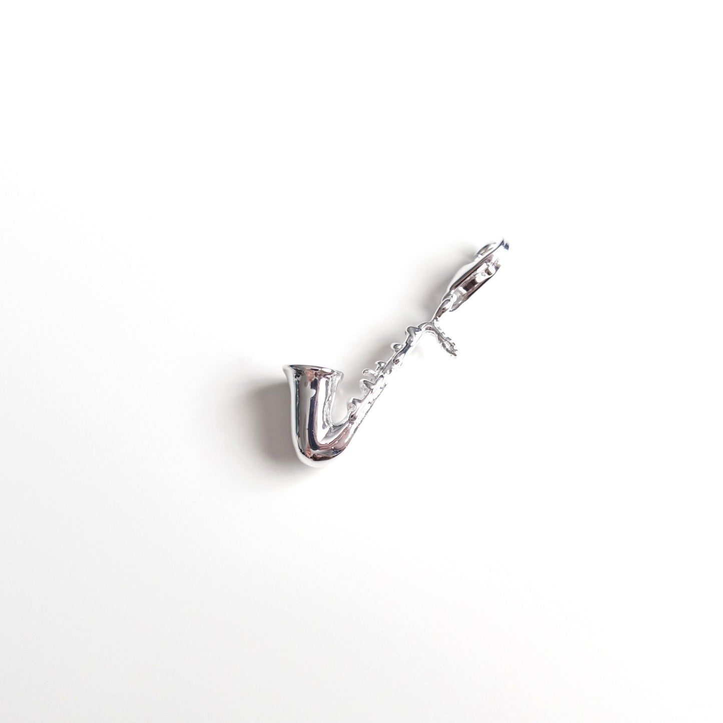 BTS V / Taehyung inspirierter Charm oder Ketten-Anhänger Saxophon aus 925er Silber