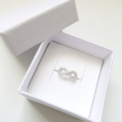"BTS forever" Ring mit Unendlichkeitssymbol, Zirkonia-Steinen und 925er Silber