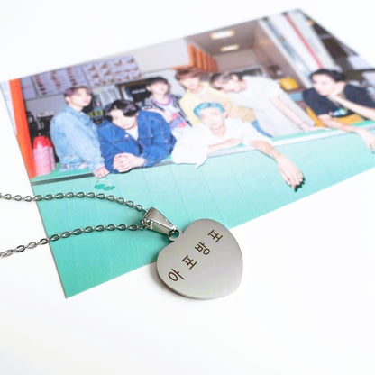 BTS inspirierte Halskette mit Herzanhänger aus Edelstahl Apobangpo-Gravur