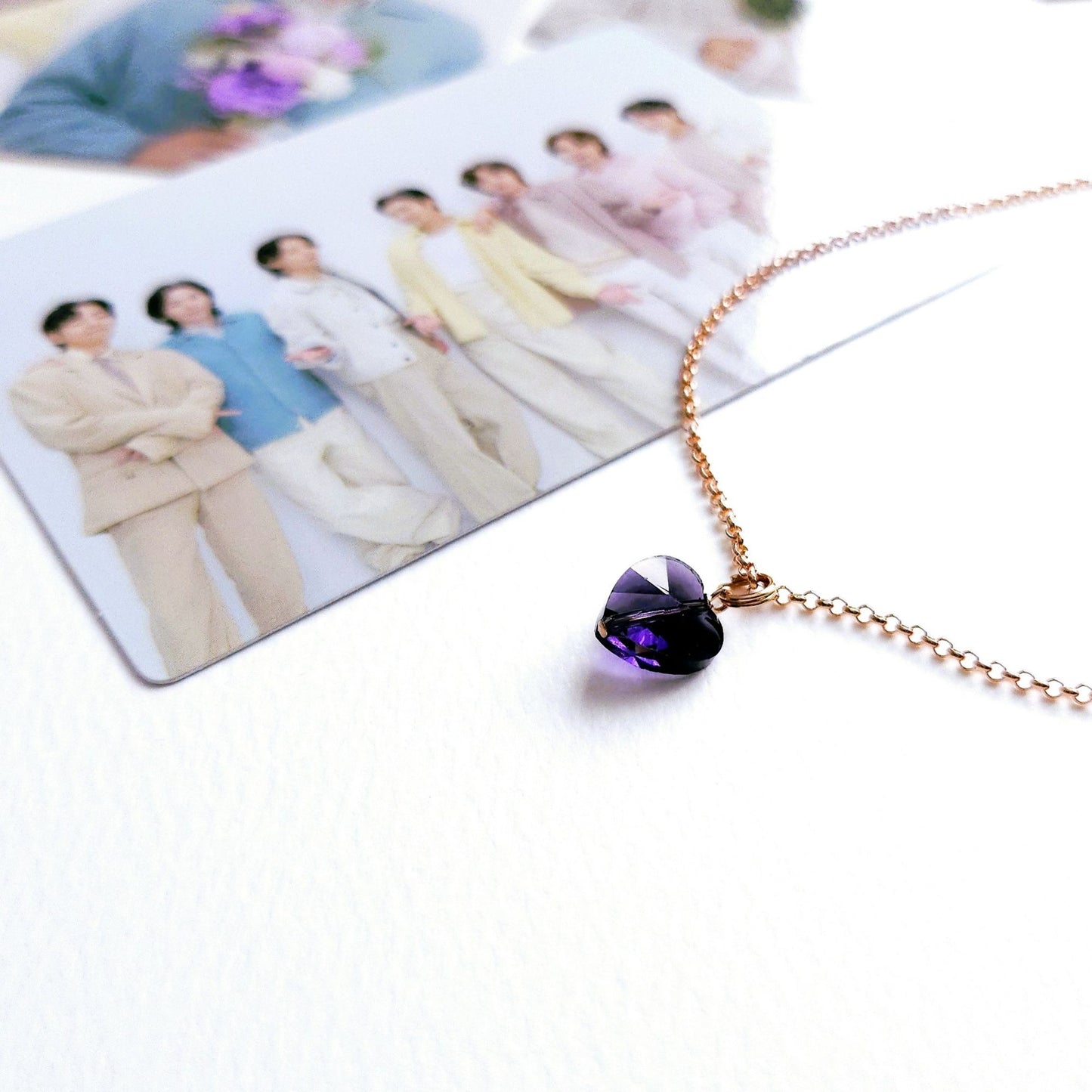 BTS inspirierte Halskette mit lila Herz-Anhänger aus Glas und 925-Silber-Kette in rosévergoldet, vergoldet oder silber