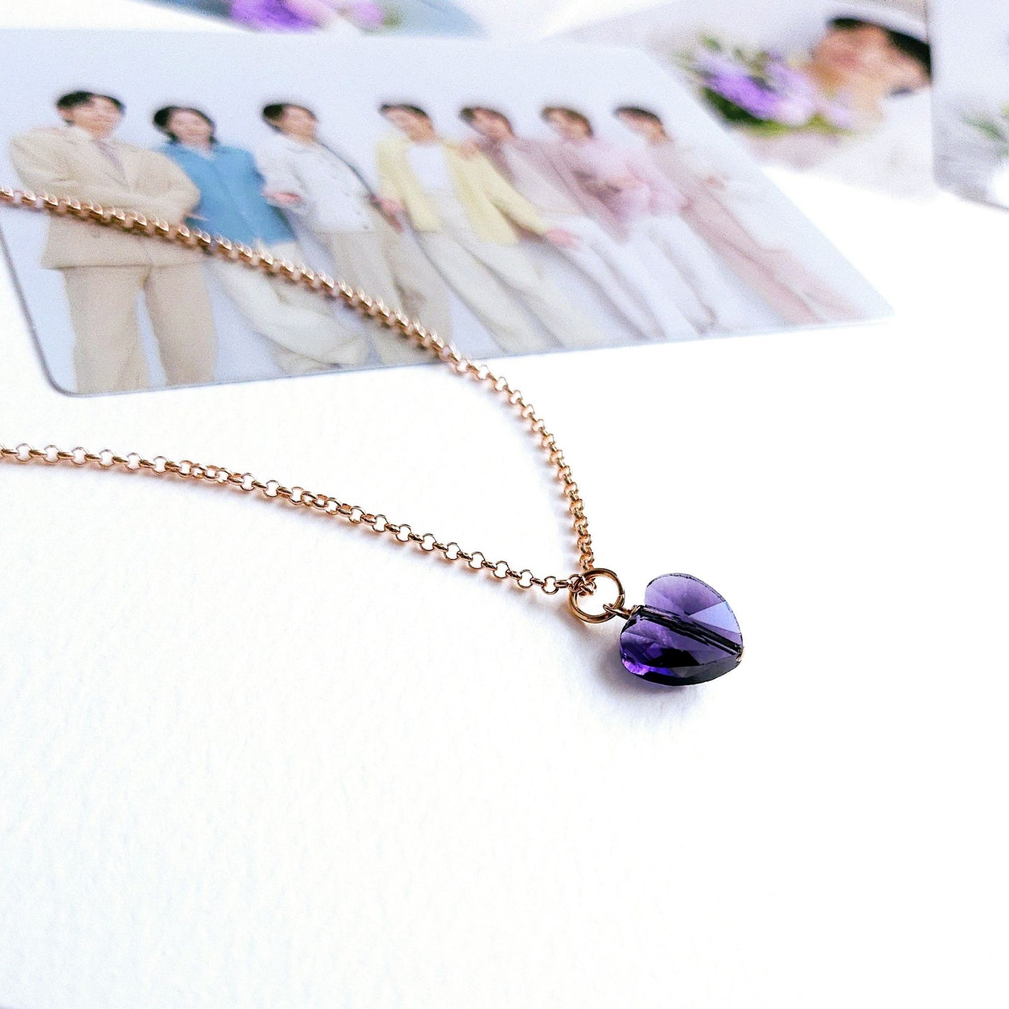 BTS inspirierte Halskette mit lila Herz-Anhänger aus Glas und 925-Silber-Kette in rosévergoldet, vergoldet oder silber