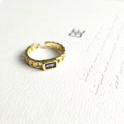 BTS inspirierter verstellbarer Ring mit lila Zirkonia und Messing 18k vergoldet