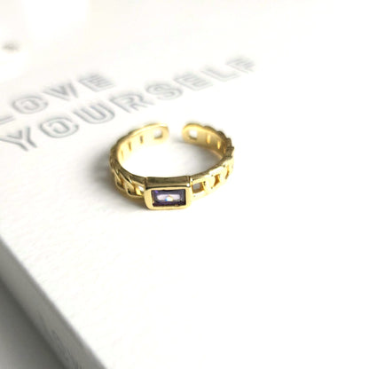 BTS inspirierter verstellbarer Ring mit lila Zirkonia und Messing 18k vergoldet