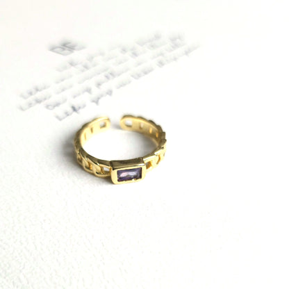 BTS inspirierter verstellbarer Ring mit lila Zirkonia und Messing 18k vergoldet