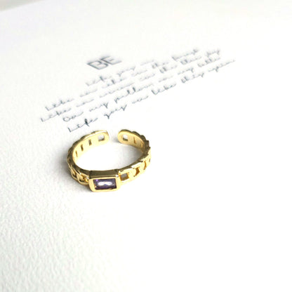 BTS inspirierter verstellbarer Ring mit lila Zirkonia und Messing 18k vergoldet