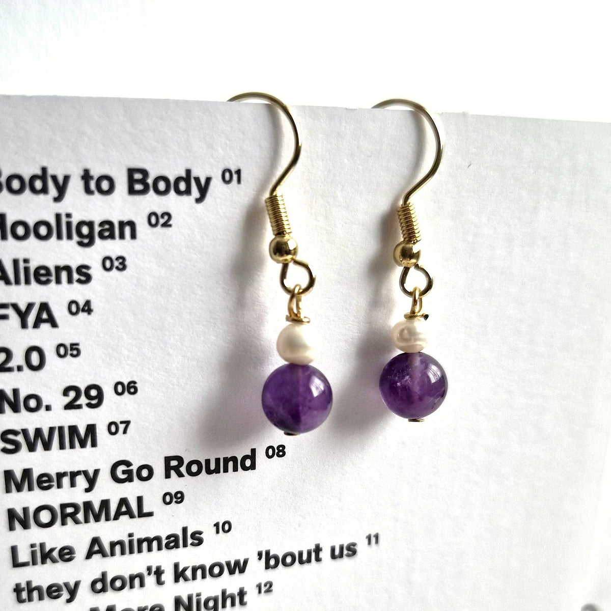 BTS inspirierte Borahae-Amethyst-Ohrringe mit Süßwasserperlen
