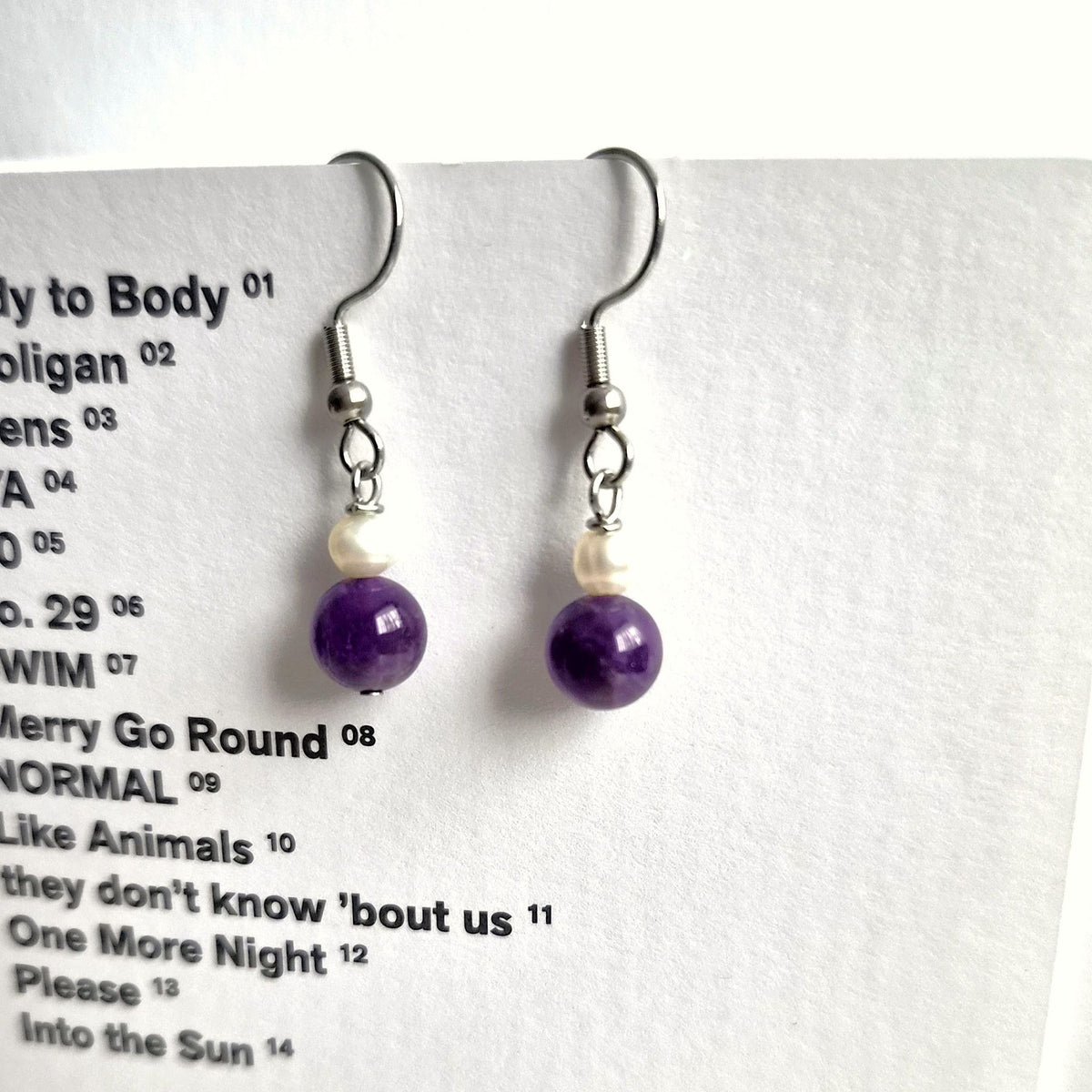 BTS inspirierte Borahae-Amethyst-Ohrringe mit Süßwasserperlen