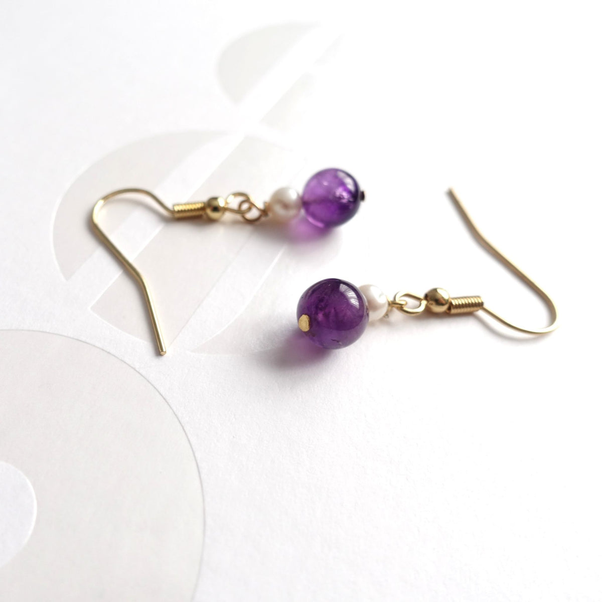 BTS inspirierte Borahae-Amethyst-Ohrringe mit Süßwasserperlen