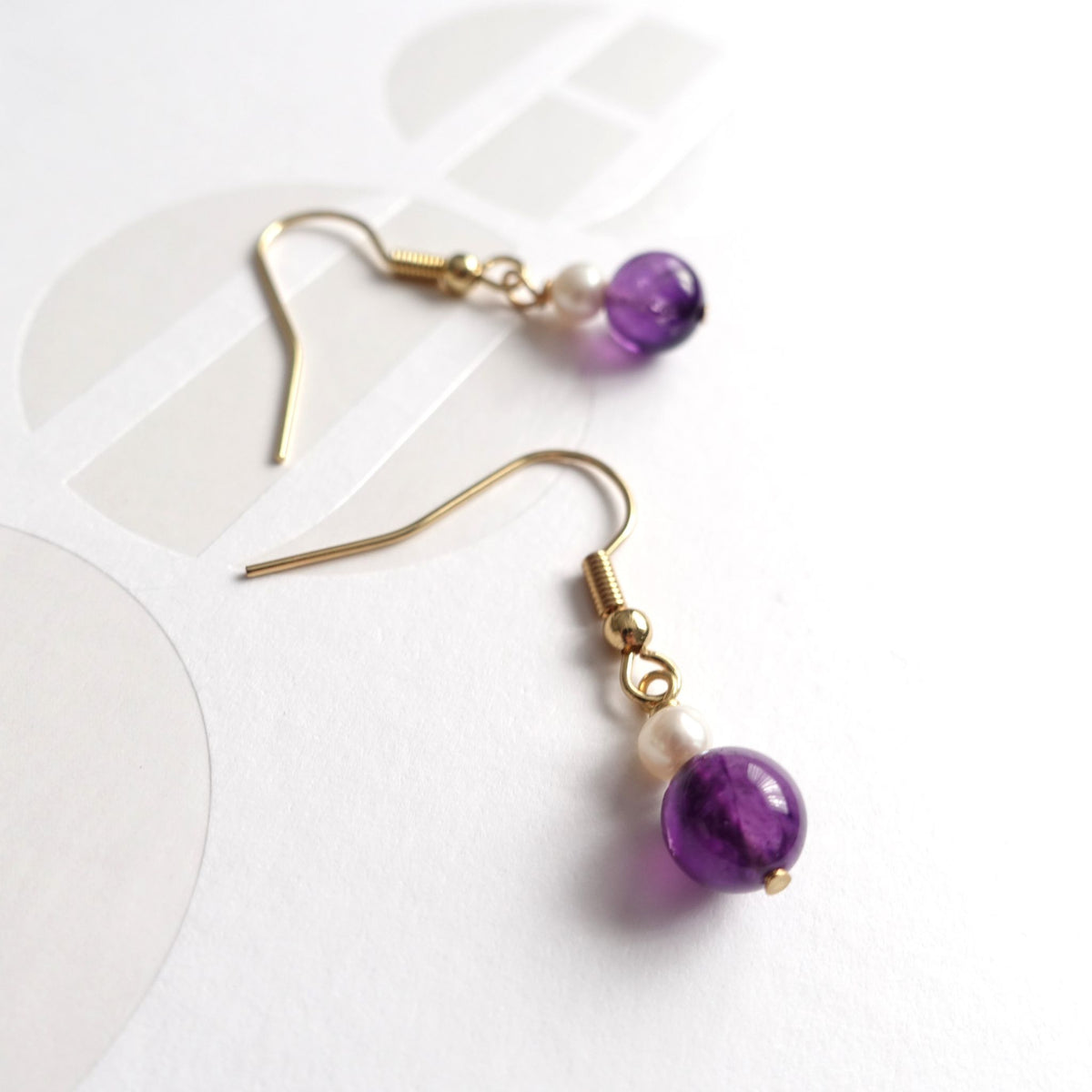BTS inspirierte Borahae-Amethyst-Ohrringe mit Süßwasserperlen