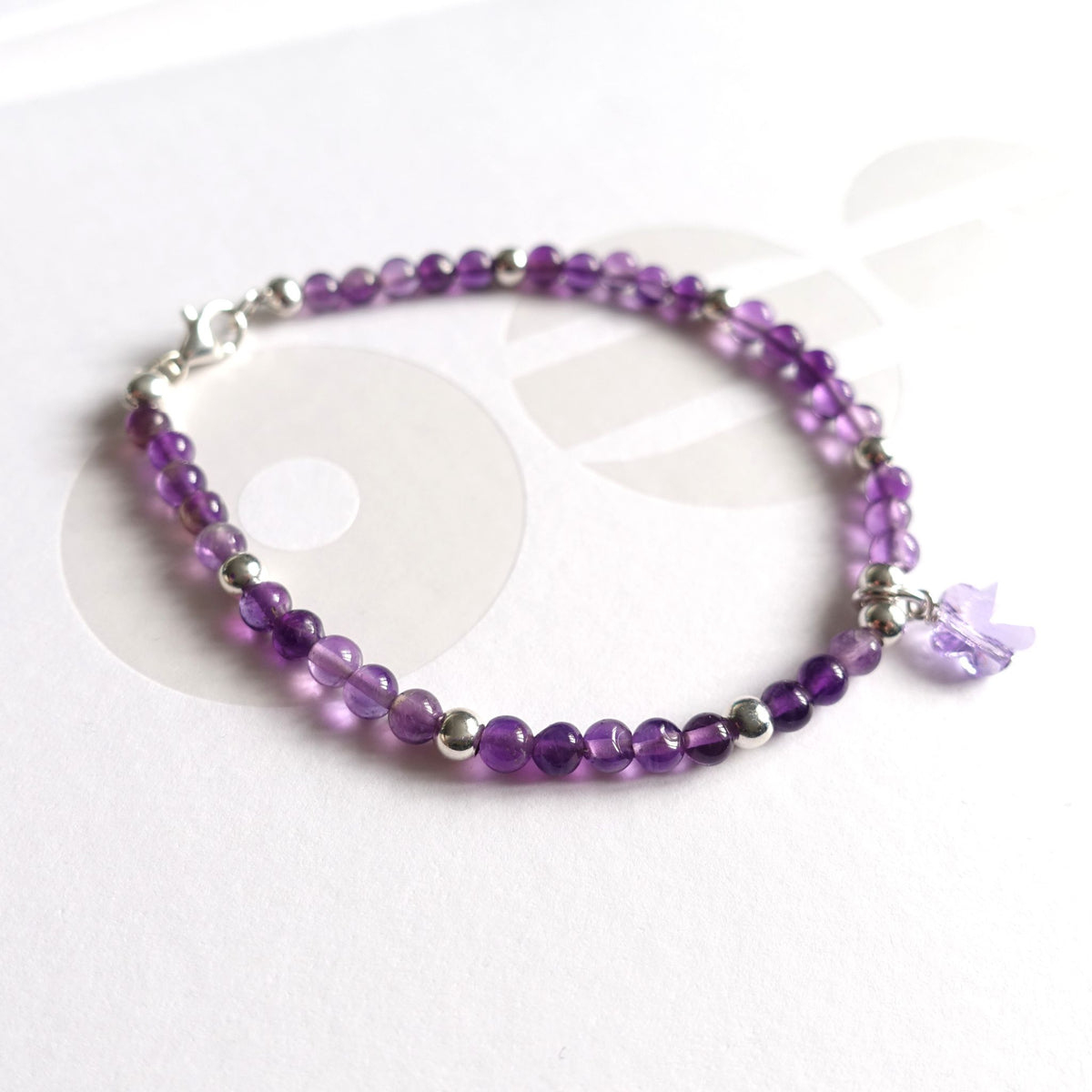 BTS inspiriertes Borahae Amethyst-Armband mit Hibiskus-Anhänger
