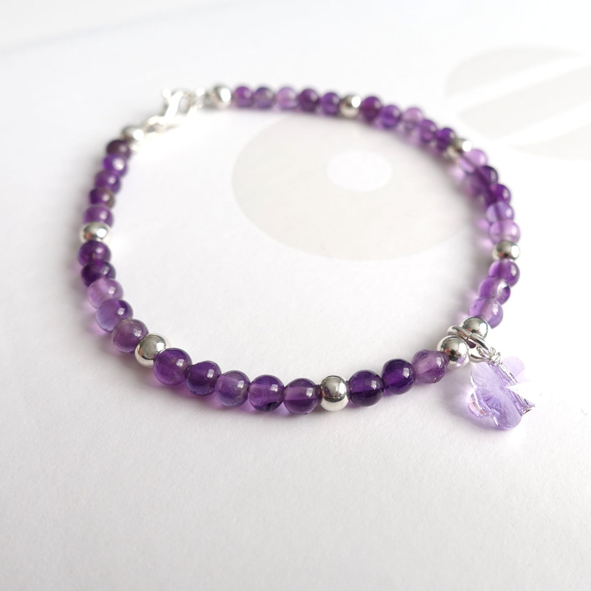 BTS inspiriertes Borahae Amethyst-Armband mit Hibiskus-Anhänger