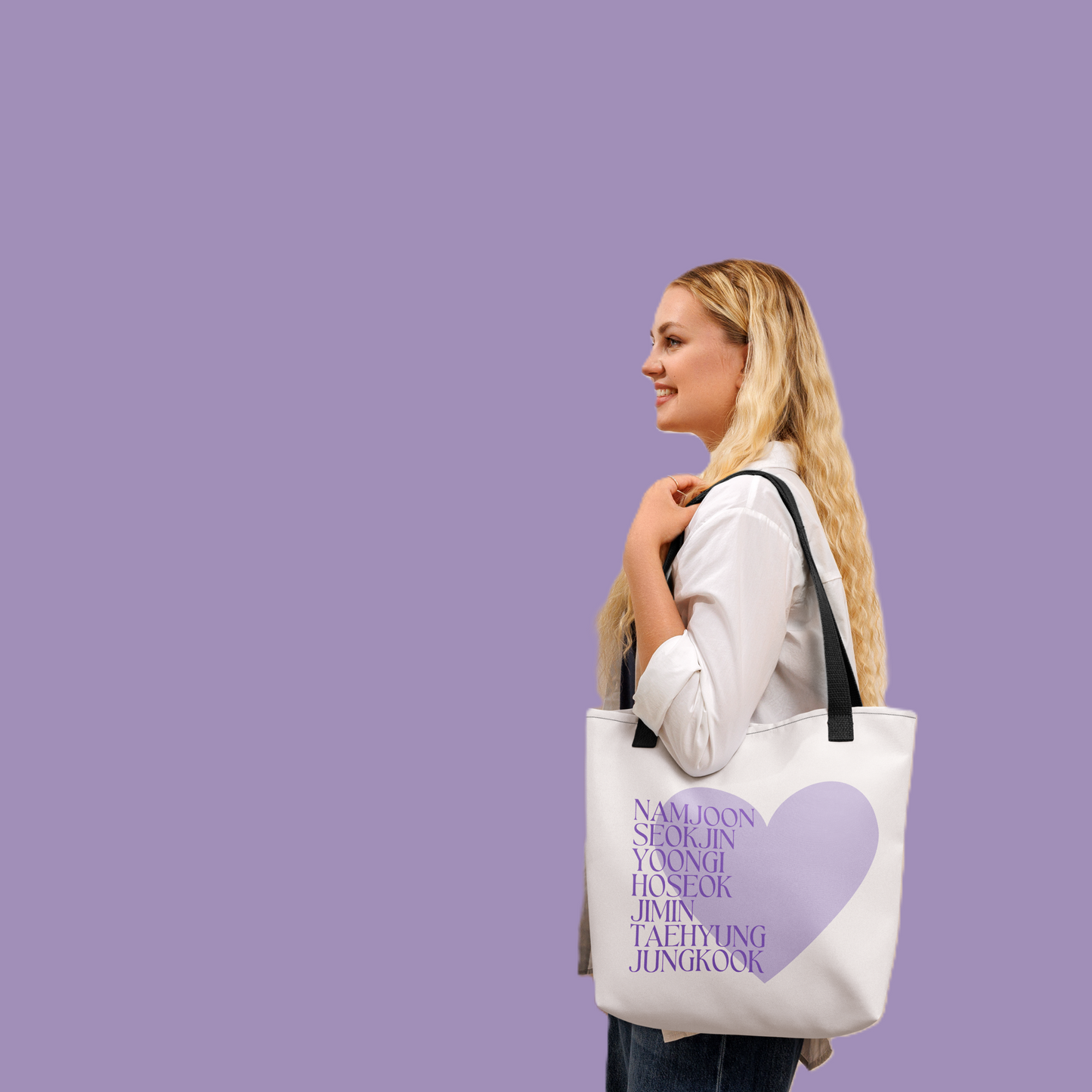 BTS inspirierte Tasche mit den Namen der Member und großem lila Herz