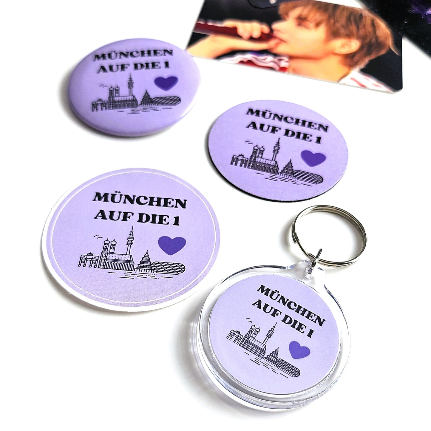 BTS Munich merch set “München auf die 1” with 4 pieces: button, keychain, magnet and sticker