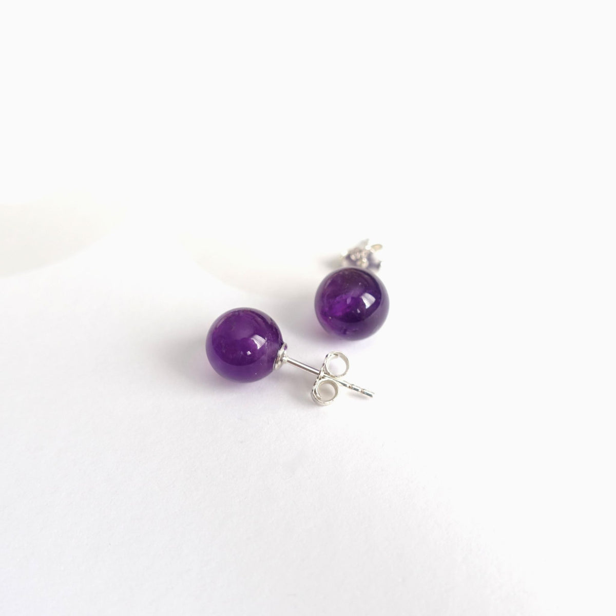 BTS inspirierte Borahae-Ohrstecker mit Amethyst-Perlen
