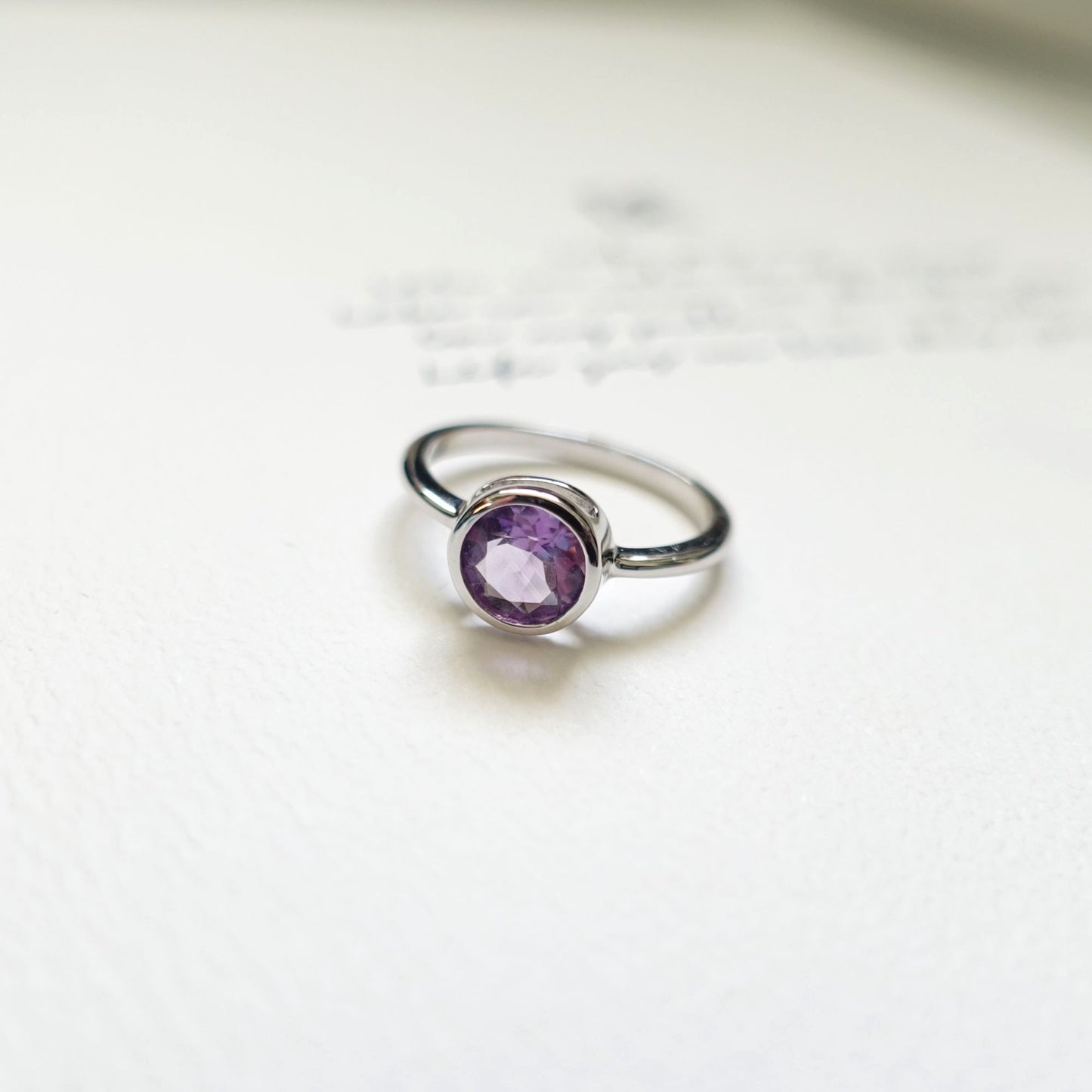 BTS inspirierter Ring mit echtem lila Amethyst und 925er Silber
