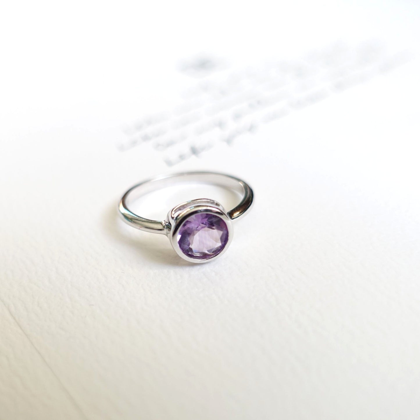 BTS inspirierter Ring mit echtem lila Amethyst und 925er Silber