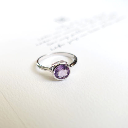 BTS inspirierter Ring mit echtem lila Amethyst und 925er Silber