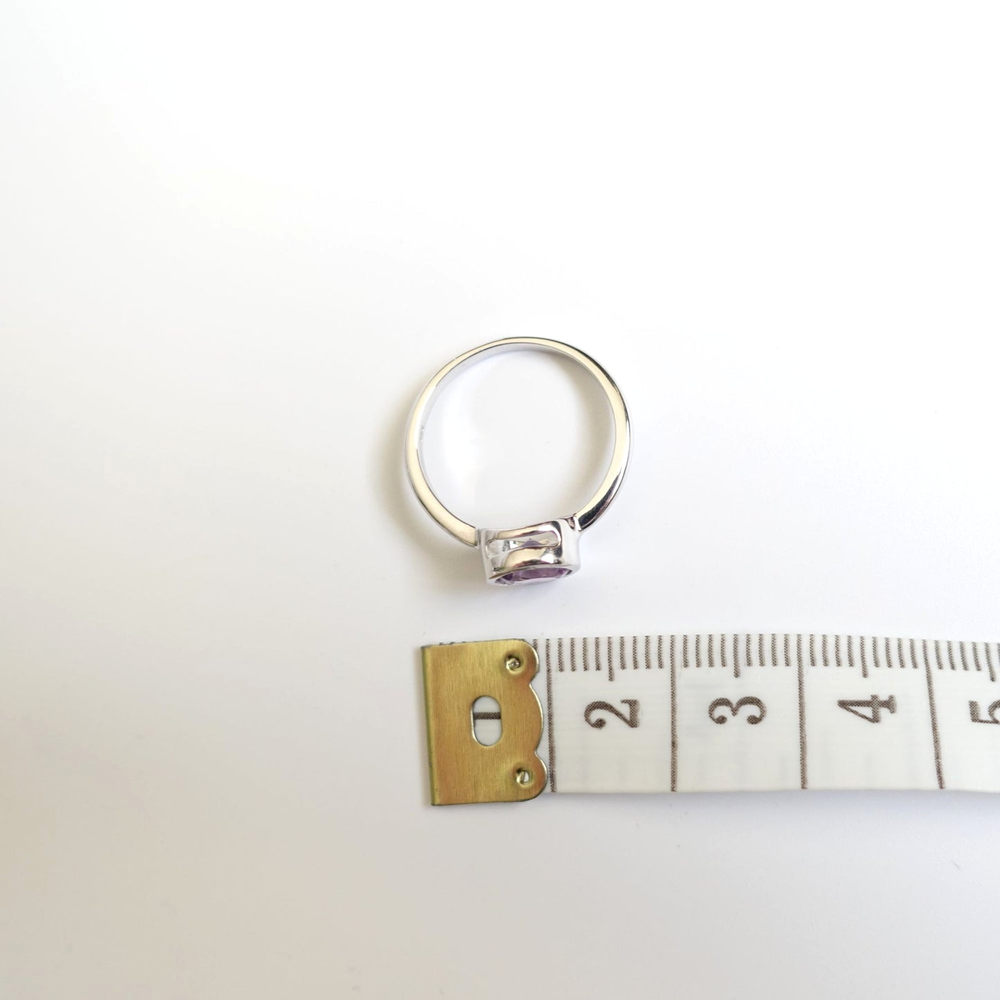 BTS inspirierter Ring mit echtem lila Amethyst und 925er Silber