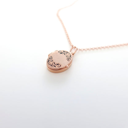 Halskette mit kleinem Medaillon und deinem individuellen BTS Bias-Foto aus Sterling Silber rosévergoldet