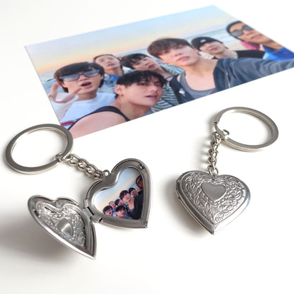 BTS Foto-Schlüsselanhänger mit Edelstahl-Medaillon und OT7 Foto