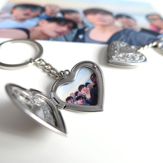 BTS Foto-Schlüsselanhänger mit Edelstahl-Medaillon und OT7 Foto