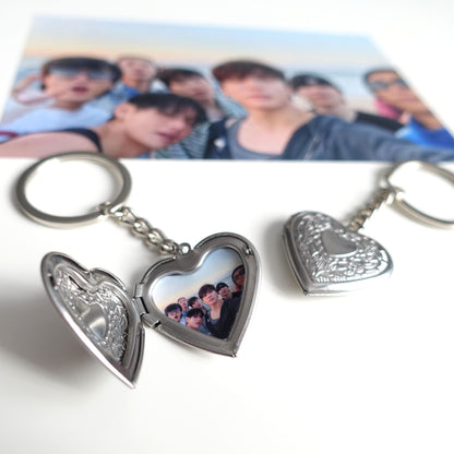 BTS Foto-Schlüsselanhänger mit Edelstahl-Medaillon und OT7 Foto