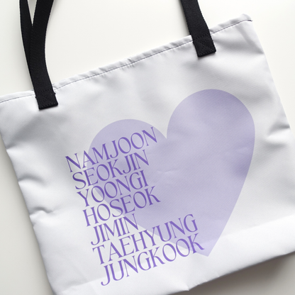 BTS inspirierte Tasche mit den Namen der Member und großem lila Herz