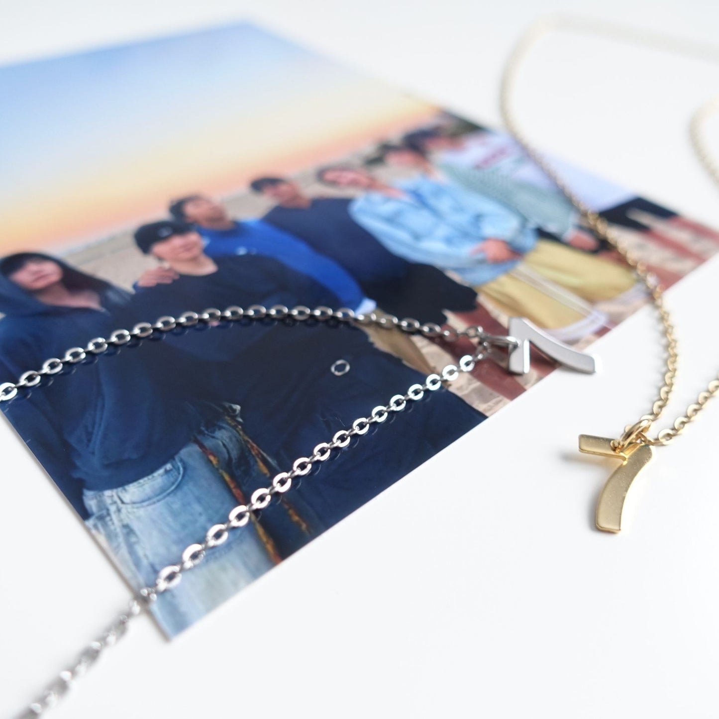 BTS inspirierte Halskette mit Zahl 7-Anhänger aus Edelstahl