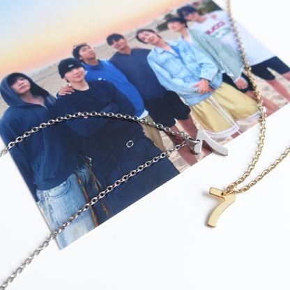 BTS inspirierte Halskette mit Zahl 7-Anhänger aus Edelstahl